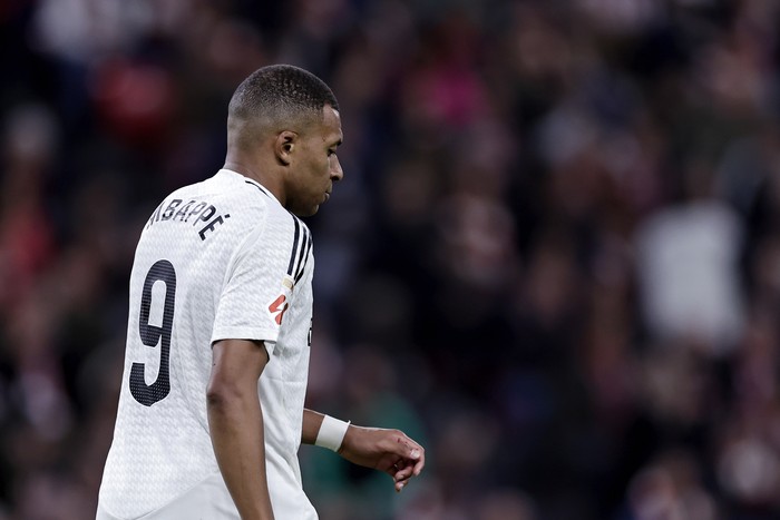BILBAO, SPAIN - DECEMBER 4: Kylian Mbappe of Real Madrid disappointed  during the LaLiga EA Sports  match between Athletic de Bilbao v Real Madrid at the San Mames Stadium on December 4, 2024 in Bilbao Spain (Photo by Maria Gracia Jimenez/Soccrates/Getty Images)