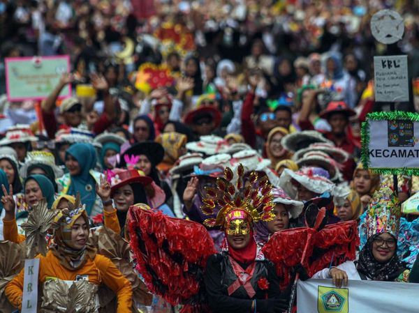 Meriahnya Karnaval Busana Daur Ulang di Bogor