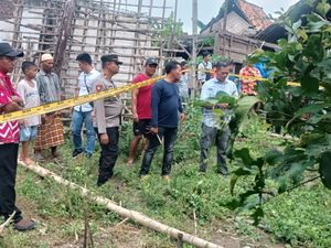 Kejinya Mahasiswi Ngawi Bunuh Bayi yang Dilahirkan Sebelum Dikubur Kejinya Mahasiswi Ngawi Bunuh Bayi yang Dilahirkan Sebelum Dikubur