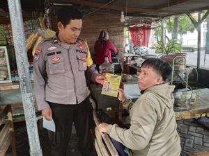 Polisi Nganjuk Blusukan Edukasi Bahaya Judi Online hingga Pelosok Desa