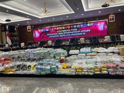 Potret 1 Ton Sabu, 1 Ton Ganja hingga Duit Rp 1 M yang Disita Bareskrim