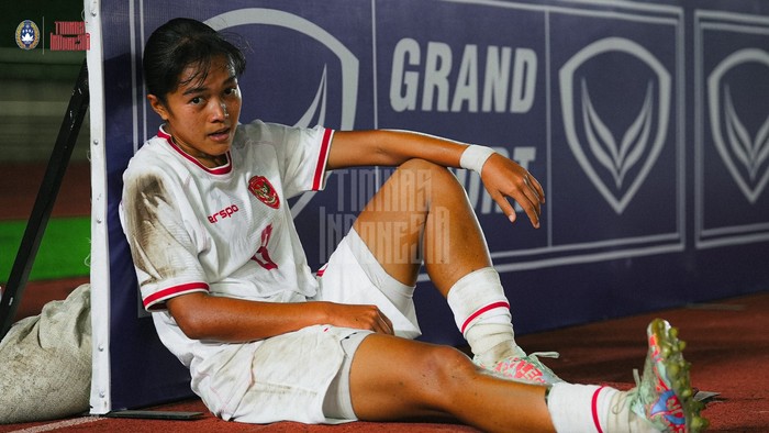Timnas Putri Indonesia sukses menjadi kampiun Piala AFF Wanita 2024. Reva Octaviani didaulat sebagai pemain terbaik turnamen.