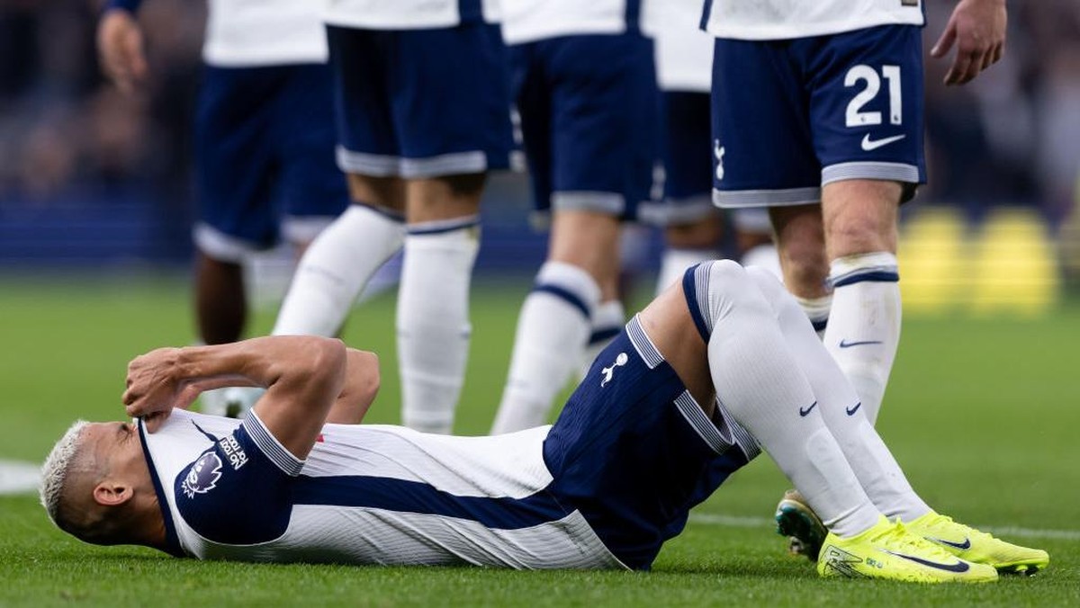 Richarlison cedera melulu, Tottenham Hotspur cari striker baru? (Getty Images/Gaspafotos/MB Media)