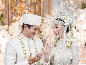 Selamat! Rio Haryanto Resmi Menikah dengan Athina Papadimitriou Selamat! Rio Haryanto Resmi Menikah dengan Athina Papadimitriou