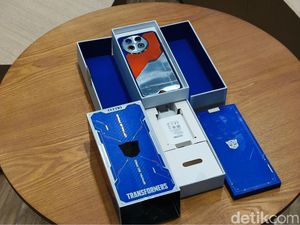 Keren! Unboxing Tecno Spark 30 Pro Edisi Transformers