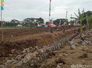 Semringah Warga Indramayu Terdampak Banjir Rob Kala Dapat Bantuan Rumah Semringah Warga Indramayu Terdampak Banjir Rob Kala Dapat Bantuan Rumah
