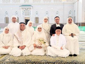 Resmi Menikah, Zumi Zola & Putri Zulhas Minta Doa Jadi Pasangan Samawa Resmi Menikah, Zumi Zola & Putri Zulhas Minta Doa Jadi Pasangan Samawa