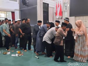 Menang Pilkada, Cabup Petahana Tasikmalaya Banjir Ucapan Selamat Menang Pilkada, Cabup Petahana Tasikmalaya Banjir Ucapan Selamat