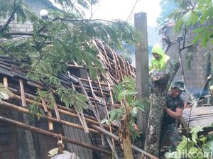 Lisus Ngamuk Lagi, Sejumlah Rumah di Karanglo Klaten Rusak Lisus Ngamuk Lagi, Sejumlah Rumah di Karanglo Klaten Rusak
