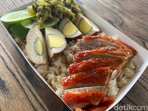 Gurih Mantap! Nasi Campur dan Bakmi Topping Bebek Peking Gurih Mantap! Nasi Campur dan Bakmi Topping Bebek Peking