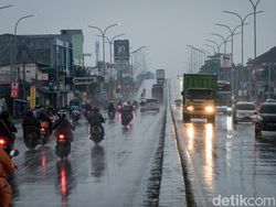 Ini Wilayah Jatim yang Berpotensi Cuaca Ekstrem hingga 26 Januari 2025