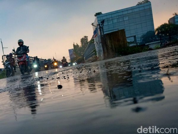 BMKG Perkirakan Cuaca Ekstrem hingga April 2025