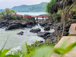 Melihat Columnar Joint Pantai Menganti di Kebumen UNESCO Global Geopark