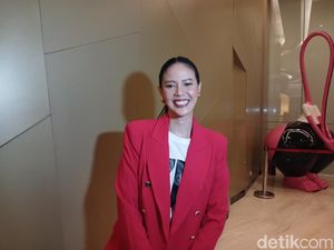 Della Dartyan Jalan Nyeker, Jadikan Alam Tempat Pelarian Mencari Tenang Della Dartyan Jalan Nyeker, Jadikan Alam Tempat Pelarian Mencari Tenang