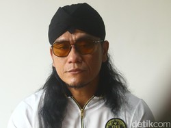 Tangis Gus Miftah Mundur dari Utusan Presiden Usai Viral Hina Penjual Es Teh