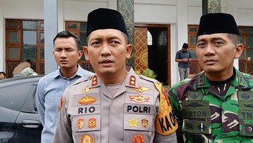 Tragedi Pilu: Oknum Polisi Tega Habisi Nyawa Ibu Kandung Polisi Berdarah Dingin: Bunuh Ibu, Berkas Dilimpahkan ke Kejaksaan Misteri di Balik Seragam: Oknum Polisi Jadi Pembunuh Keji Tragedi Keluarga: Polisi Bunuh Ibu, Berkas Siap Disidangkan Ke