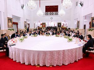 Anindya Bakrie Duduk Sebelahan dengan Arsjad Rasjid di Istana: Kita Sahabat Anindya Bakrie Duduk Sebelahan dengan Arsjad Rasjid di Istana: Kita Sahabat