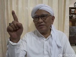 Pesan Mendalam Gus Mus Usai Gaduh Gus Miftah Hina Bakul Es Teh