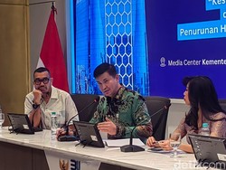 Harga Tiket Pesawat Turun 10% di Peak Season, Stafsus Erick: Agak Lain!