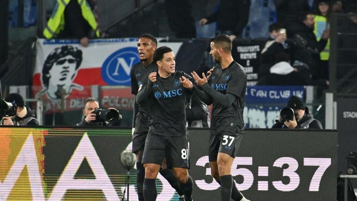 Giovanni Simeone of S.S.C. Napoli celebrates after scoring the goal to make it 1-1 during the Frecciarossa Italian Cup round of 16 match between S.S. Lazio and S.S.C. Napoli at the Olympic Stadium on December 5, 2024 in Rome, Italy. (Photo by Domenico Cippitelli/NurPhoto via Getty Images)