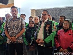 Driver Ojol Dapat Subsidi BBM, Nasib Taksi Online Diserahkan ke Bahlil