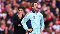 Satu sosok di balik bahayanya sepak pojok Arsenal adalah Nicolas Jover. Jover masuk sebagai tim pelatih di tahun 2021, spesialis di bola mati (Arsenal FC via Getty Images/Stuart MacFarlane)