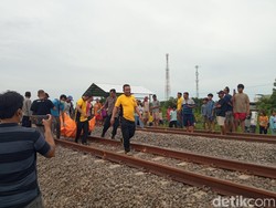 Kecelakaan Pikap Vs Lokomotif di Cirebon, 3 Perjalanan Kereta Terganggu