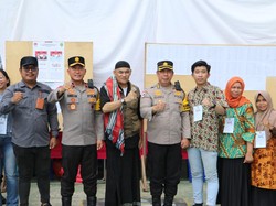 Momen Kapolda Kaltim Cek TPS di Kelurahan Berebas Pantai