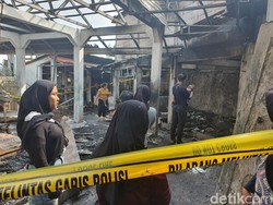 Pasar Trowono Gunungkidul Terbakar, Puluhan Kios Hangus