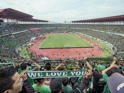 Tak Ingin Didenda gegara Flare Lagi, CCTV Stadion GBT Dioptimalkan