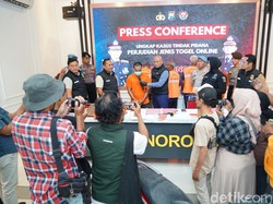 3 Lansia Ponorogo Ditangkap Saat Asyik Main Judi Online