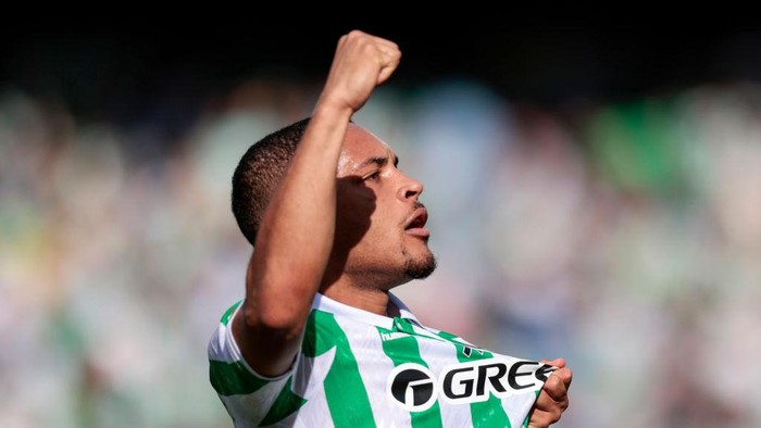 Vitor Roque of Real Betis celebrates a goal during the La Liga EA Sport match between Real Betis and RC Celta de Vigo at Benito Villamarin in Seville, Spain, on November 10, 2024. (Photo by Jose Luis Contreras/Dax Images) (Photo by DAX Images/NurPhoto via Getty Images)