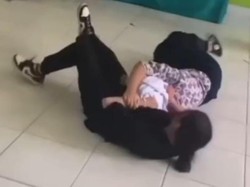 Heboh 2 Siswi SMP di Gorontalo Adu Jotos Dalam Kelas gegara Saling Sindir