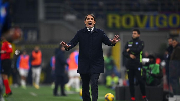 MILAN, ITALY - DECEMBER 06: head coach of FC Internazionale Simone Inzaghi reacts during the Serie match between Inter and Parma at Stadio Giuseppe Meazza on December 06, 2024 in Milan, Italy. (Photo by Mattia Ozbot - Inter/Inter via Getty Images)