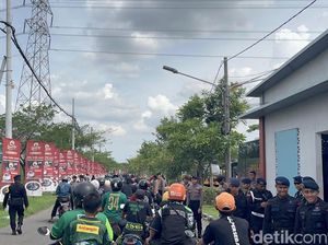 Bonek Padati GBT Jelang Laga Persebaya Vs Arema FC