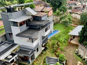 Villa dan Gedung Komersial di Bogor