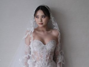 7 Penampilan Nita Vior Bak Princess saat Dinikahi Vincent Kosasih 7 Penampilan Nita Vior Bak Princess saat Dinikahi Vincent Kosasih