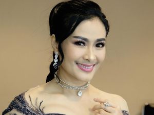 Video: Iis Dahlia Setuju dengan Wacana Pembatasan Usia Anak Main Medsos Video: Iis Dahlia Setuju dengan Wacana Pembatasan Usia Anak Main Medsos