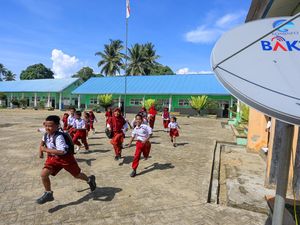 98,9% Wilayah Berpopulasi RI Sudah Terjangkau Internet, Komdigi Kejar Kualitas