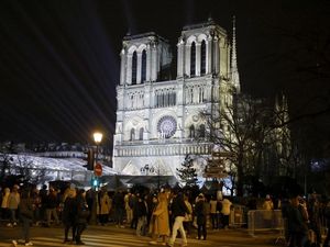 Notre Dame Kembali Dibuka 5 Tahun Usai Kebakaran Dahsyat Notre Dame Kembali Dibuka 5 Tahun Usai Kebakaran Dahsyat