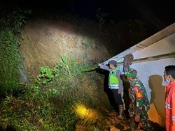 Seorang Warga Pacitan Tewas Tertimbun Longsor saat Bersihkan Selokan
