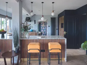 6 Inspirasi Dekorasi Dapur Pakai Wall Panel Bikin Tampilannya Lebih Menonjol 6 Inspirasi Dekorasi Dapur Pakai Wall Panel Bikin Tampilannya Lebih Menonjol