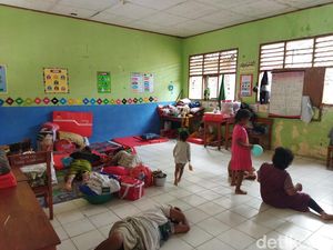 Pengungsi Banjir Pandeglang Keluhkan Penyakit Kulit-Fasilitas Medis Terbatas Pengungsi Banjir Pandeglang Keluhkan Penyakit Kulit-Fasilitas Medis Terbatas