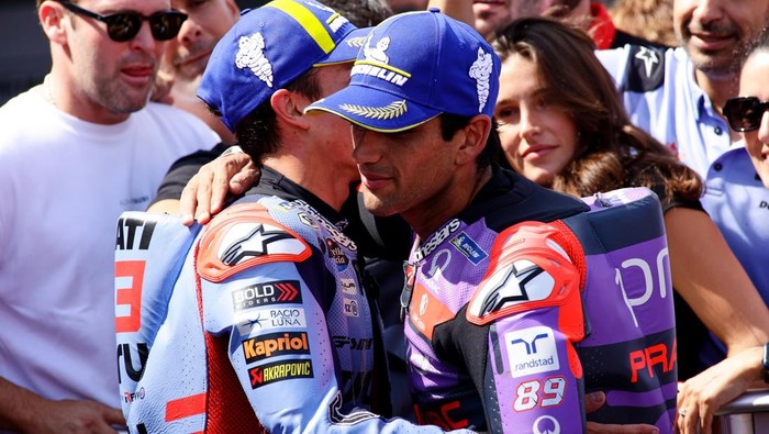 2169739053 ALCANIZ, SPAIN - SEPTEMBER 01: Marc Marquez from Spain of Gresini Racing MotoGP and Jorge Martin from Spain of Prima Pramac Racing speaking after the MotoGp Of Aragon Race at Motorland Aragon Circuit on September 01, 2024 in Alcaniz, Spain. (Photo by Joan Cros - Corbis/Getty Images)