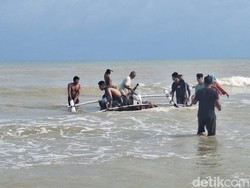 3 Orang Meninggal Terseret Ombak Pantai Sokobanah Sampang