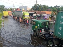 Jalur Pantura Rejoso Pasuruan Masih Banjir, Waspada Macet