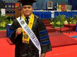 Cerita Enggis, Lulusan Doktor Termuda UNY yang Masih Berusia 25 Tahun