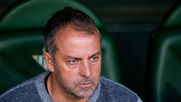 SEVILLA, SPAIN - DECEMBER 07: Hansi Flick, head coach of FC Barcelona, looks on during the Spanish league, LaLiga EA Sports, football match played between Real Betis and FC Barcelona at Benito Villamarin stadium on December 7, 2024, in Sevilla, Spain. (Photo By Joaquin Corchero/Europa Press via Getty Images)