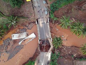 Akses ke Geopark Ciletuh Sukabumi Putus Akibat Bencana Akses ke Geopark Ciletuh Sukabumi Putus Akibat Bencana