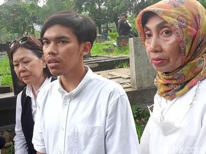 Duka Mendalam Keluarga Bayangkan Natal Tanpa Joshua Pandelaki Duka Mendalam Keluarga Bayangkan Natal Tanpa Joshua Pandelaki